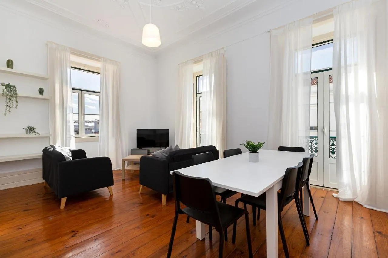 4Br Lisbon Apartment - Central Location